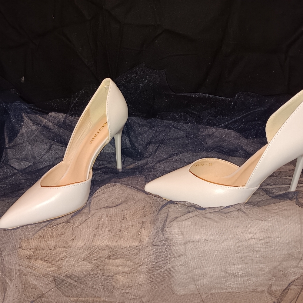 Shoes - Picture 12 of 13